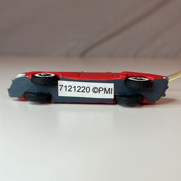 Pipka Santa's 'Holiday Sports Car' Hanging Ornament - Picture 8 of 9